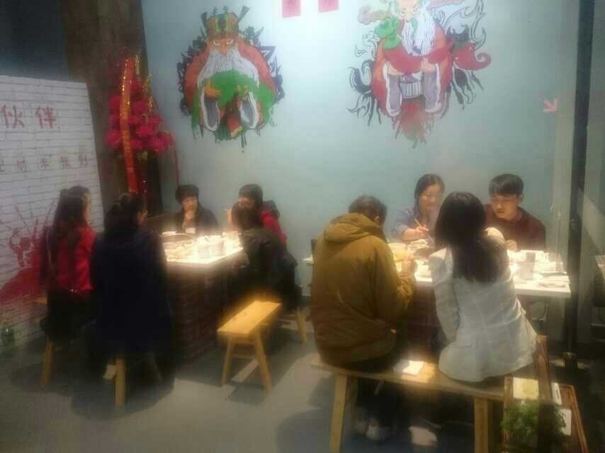 接地气的麻辣无情江都店开业异常火爆