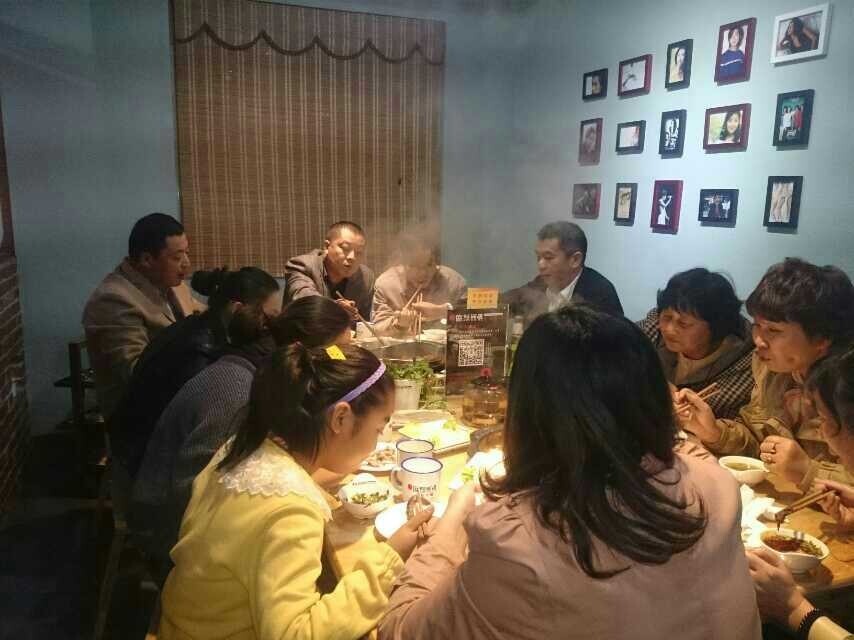 接地气的麻辣无情江都店开业异常火爆